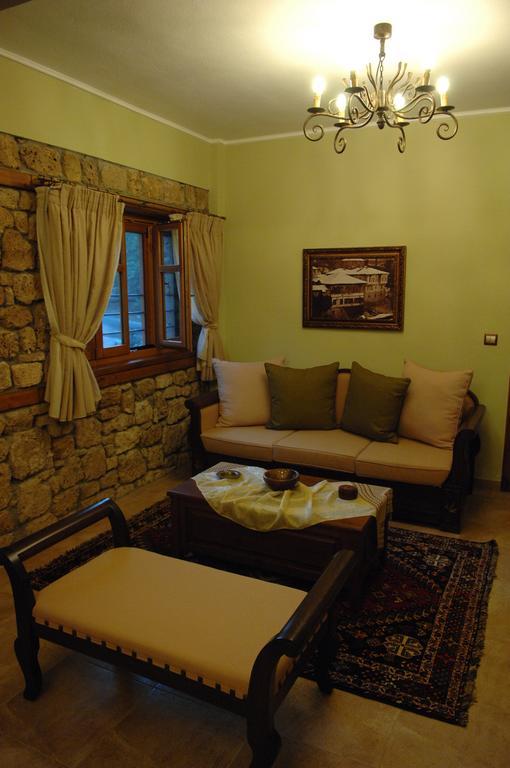 Roes Suites Káto Loutrákion Exteriér fotografie