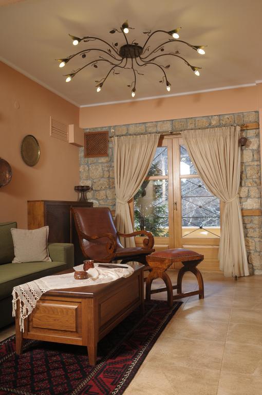 Roes Suites Káto Loutrákion Exteriér fotografie