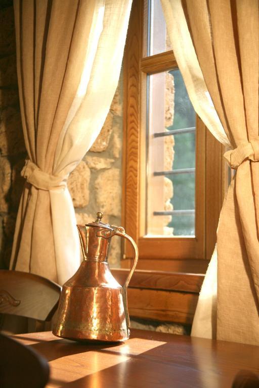 Roes Suites Káto Loutrákion Exteriér fotografie